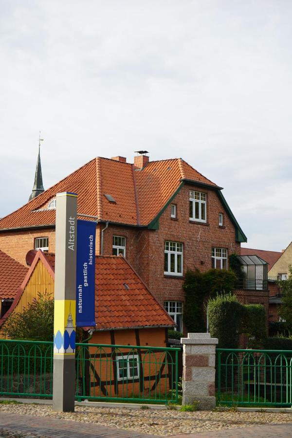 Ferienwohnungen Hafenblick Boizenburg Ngoại thất bức ảnh